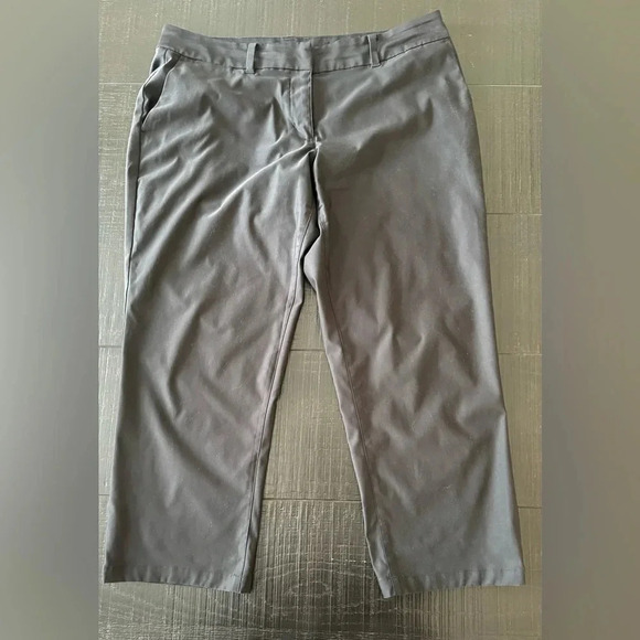 Nike Golf Pants Womens Size 12 Black Cropped Capri Dri-Fit Lightweight Mid Rise - Picture 2 of 6